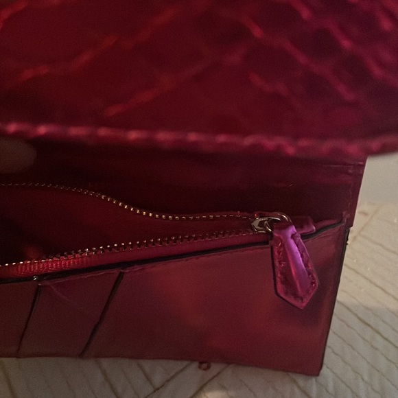 Victoria’s Secret’s Fuchsia Metallic Snakeskin Metallic Wristlet/Wallet💕.NWT - Picture 7 of 11
